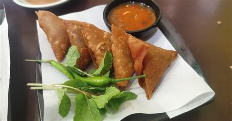 samusa စမူဆာ|Samosa (စမူဆာ) .